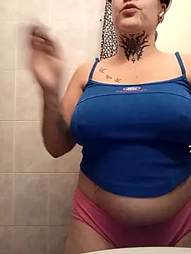 Snapshot of callmelouve chatting on 17, 11, 2025 callmelouve online show from 17, 11, 2025