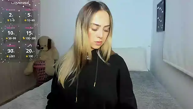 Snapshot of sophi_mooreno chatting on 6, 11, 2025 sophi mooreno online show from 6, 11, 2025