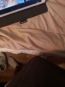 Snapshot of Dval1993 chatting on 12, 11, 2025 Dval1993 online show from 12, 11, 2025