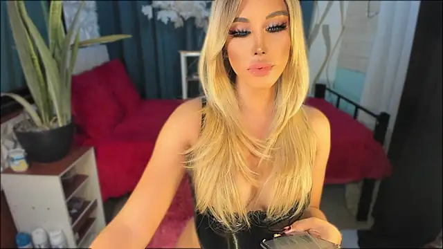 Laura yourhottestbabe123 online show from 5, 11, 2025