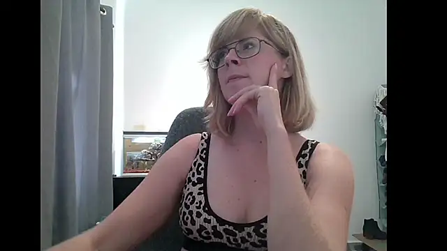 Snapshot of SavannaGirly chatting on 11, 2, 2025 SavannaGirly online show from 11, 2, 2025