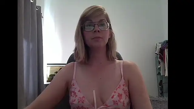 Snapshot of SavannaGirly chatting on 2, 3, 2025 SavannaGirly online show from 2, 3, 2025