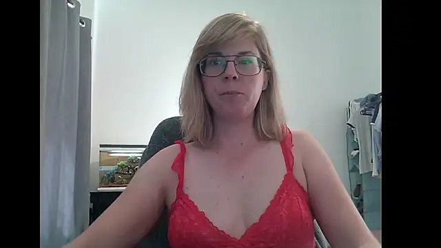 Snapshot of SavannaGirly chatting on 7, 3, 2025 SavannaGirly online show from 7, 3, 2025