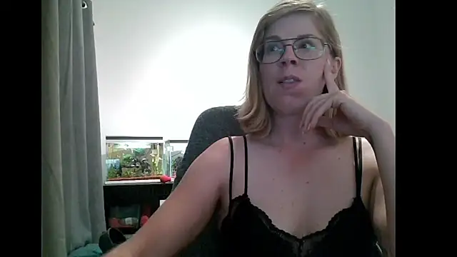 Snapshot of SavannaGirly chatting on 14, 3, 2025 SavannaGirly online show from 14, 3, 2025