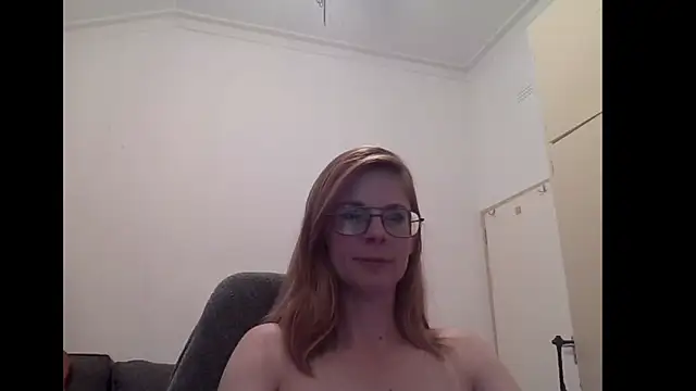 Snapshot of SavannaGirly chatting on 12, 9, 2025 SavannaGirly online show from 12, 9, 2025
