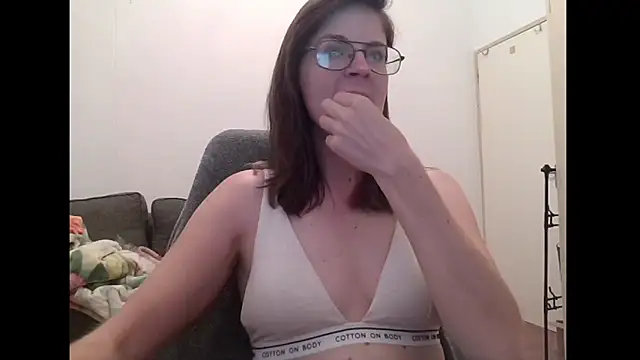 Snapshot of SavannaGirly chatting on 7, 2, 2026 SavannaGirly online show from 7, 2, 2026