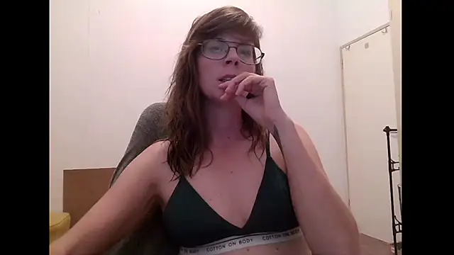 Snapshot of SavannaGirly chatting on 2, 4, 2026 SavannaGirly online show from 2, 4, 2026