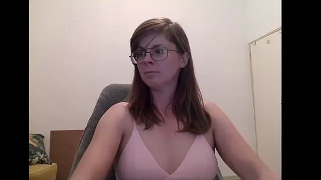 Snapshot of SavannaGirly chatting on 15, 4, 2026 SavannaGirly online show from 15, 4, 2026