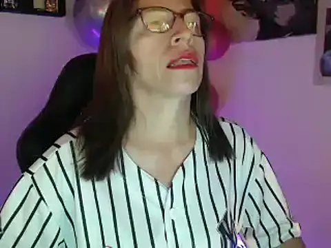 Chayla Ruiz online show from 9, 3, 2025