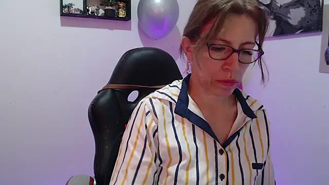 Chayla Ruiz online show from 19, 3, 2025