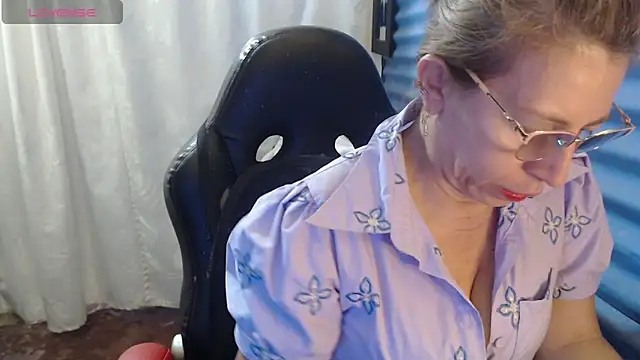 Chayla Ruiz online show from 6, 4, 2026