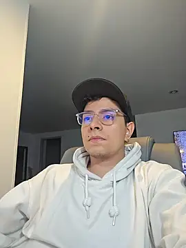 Snapshot of Jhoan_saenz chatting on 20, 9, 2025 Jhoan saenz online show from 20, 9, 2025