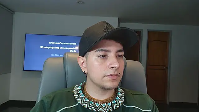 Snapshot of Jhoan_saenz chatting on 8, 11, 2025 Jhoan saenz online show from 8, 11, 2025