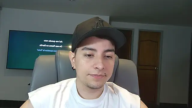 Snapshot of Jhoan_saenz chatting on 15, 11, 2025 Jhoan saenz online show from 15, 11, 2025