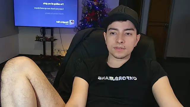 Snapshot of Jhoan_saenz chatting on 18, 11, 2025 Jhoan saenz online show from 18, 11, 2025