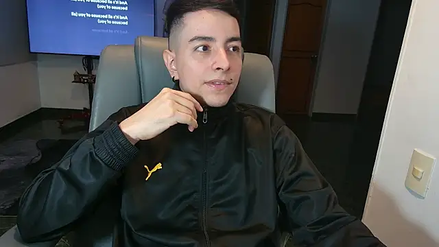 Snapshot of Jhoan_saenz chatting on 19, 11, 2025 Jhoan saenz online show from 19, 11, 2025