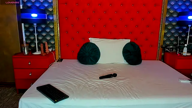 VallerieJones online show from 5, 11, 2025