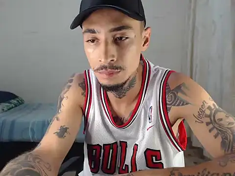 emiliano hottt online show from 29, 9, 2025