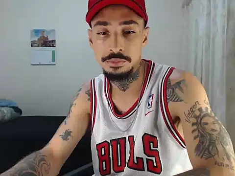 emiliano hottt online show from 23, 2, 2026