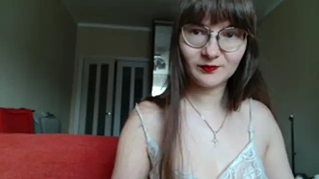 Snapshot of KiraGoldens chatting on 4, 4, 2026 KiraGoldens online show from 4, 4, 2026