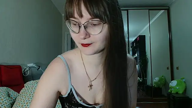 Snapshot of KiraGoldens chatting on 7, 4, 2026 KiraGoldens online show from 7, 4, 2026