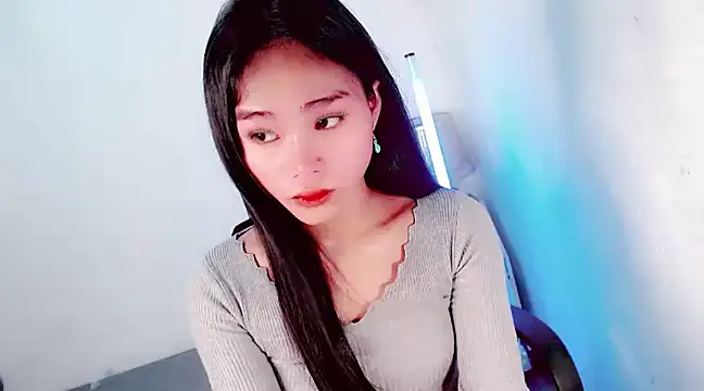 amomentoflust69 online show from 2, 12, 2024