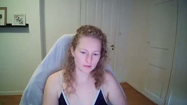 Girlnina-1995 online show from 29, 10, 2025