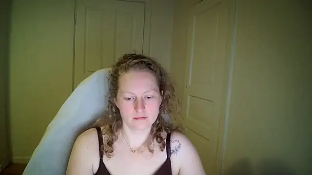 Snapshot of Girlnina-1995 chatting on 20, 4, 2026 Girlnina-1995 online show from 20, 4, 2026