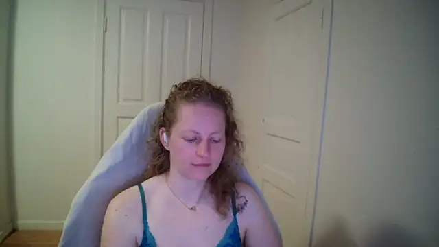Snapshot of Girlnina-1995 chatting on 22, 4, 2026 Girlnina-1995 online show from 22, 4, 2026