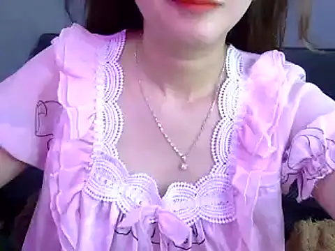 Snapshot of Bee_2k chatting on 2, 12, 2024 Bee 2k online show from 2, 12, 2024