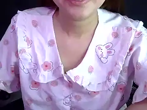 Snapshot of Bee_2k chatting on 17, 9, 2025 Bee 2k online show from 17, 9, 2025