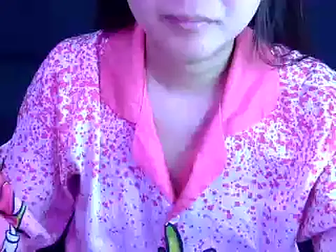 Snapshot of Bee_2k chatting on 30, 9, 2025 Bee 2k online show from 30, 9, 2025