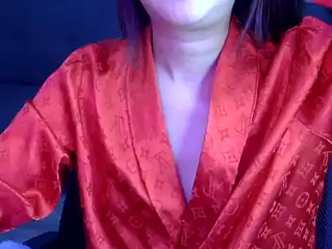 Snapshot of Bee_2k chatting on 7, 10, 2025 Bee 2k online show from 7, 10, 2025