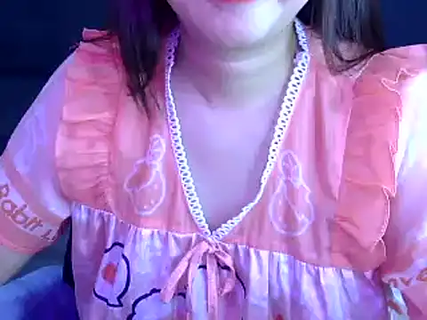 Snapshot of Bee_2k chatting on 9, 10, 2025 Bee 2k online show from 9, 10, 2025