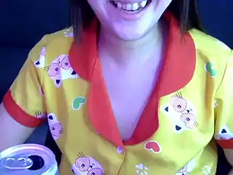 Snapshot of Bee_2k chatting on 24, 10, 2025 Bee 2k online show from 24, 10, 2025