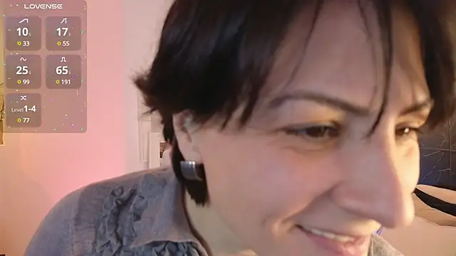 Snapshot of LorenDaze chatting on 11, 3, 2025 LorenDaze online show from 11, 3, 2025