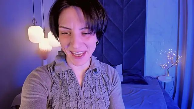 Snapshot of LorenDaze chatting on 12, 3, 2025 LorenDaze online show from 12, 3, 2025