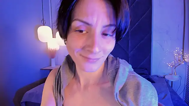 Snapshot of LorenDaze chatting on 12, 3, 2025 LorenDaze online show from 12, 3, 2025