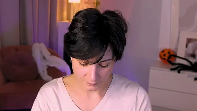 Snapshot of LorenDaze chatting on 4, 11, 2025 LorenDaze online show from 4, 11, 2025