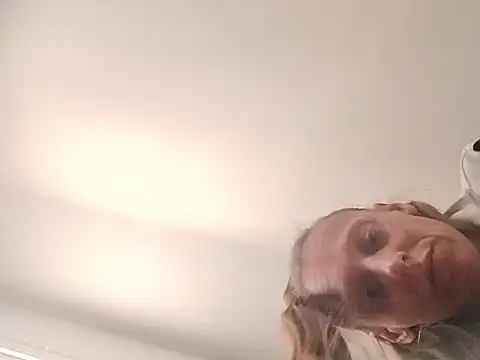 eatmeplease44 online show from 27, 9, 2025