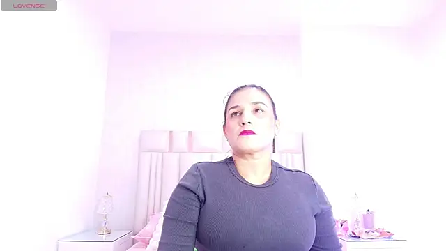  carolina fox online show from 5, 11, 2025