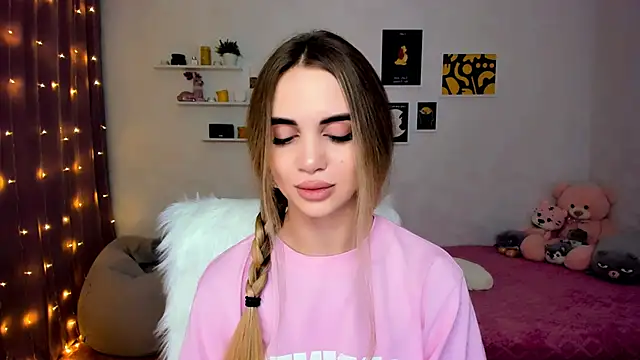 Snapshot of aPieceOfJoy chatting on 7, 12, 2024 aPieceOfJoy online show from 7, 12, 2024