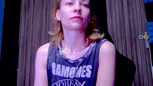 Snapshot of karo123421 chatting on 23, 3, 2025 karo123421 online show from 23, 3, 2025