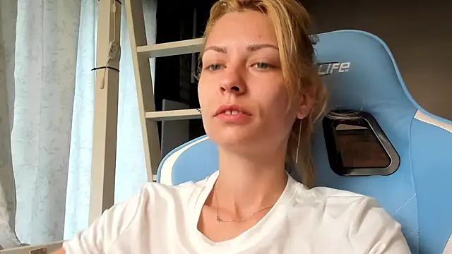 Snapshot of karo123421 chatting on 11, 9, 2025 karo123421 online show from 11, 9, 2025