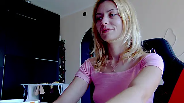 Snapshot of karo123421 chatting on 5, 10, 2025 karo123421 online show from 5, 10, 2025