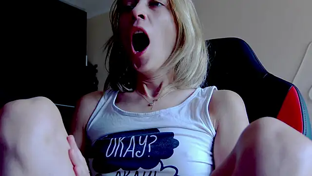 Snapshot of karo123421 chatting on 11, 10, 2025 karo123421 online show from 11, 10, 2025