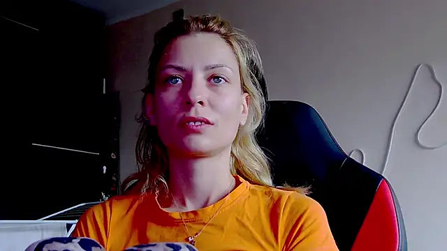 Snapshot of karo123421 chatting on 13, 10, 2025 karo123421 online show from 13, 10, 2025