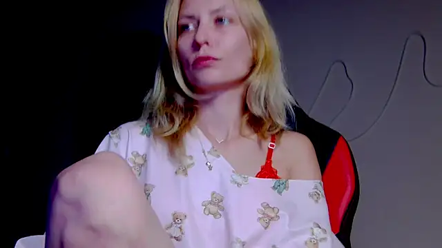 Snapshot of karo123421 chatting on 16, 10, 2025 karo123421 online show from 16, 10, 2025