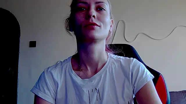 Snapshot of karo123421 chatting on 19, 10, 2025 karo123421 online show from 19, 10, 2025