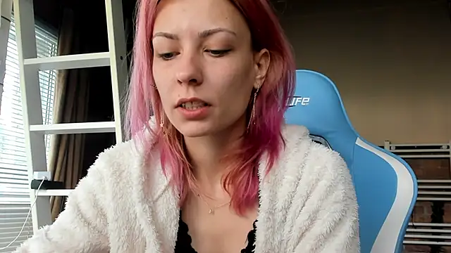 Snapshot of karo123421 chatting on 23, 10, 2025 karo123421 online show from 23, 10, 2025